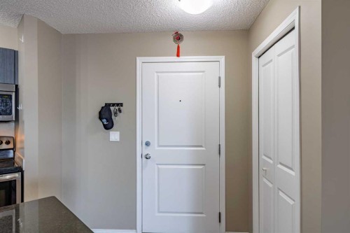 1108-5 Saddlestone Way Ne, Calgary, AB - Indoor Photo Showing Other Room