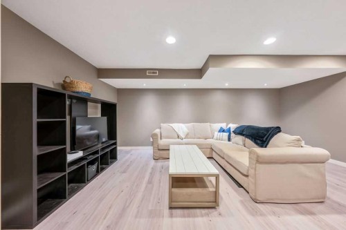 132 Evansborough Way Nw, Calgary, AB 