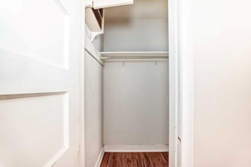 1610 40 Street Sw, Calgary, AB - Indoor