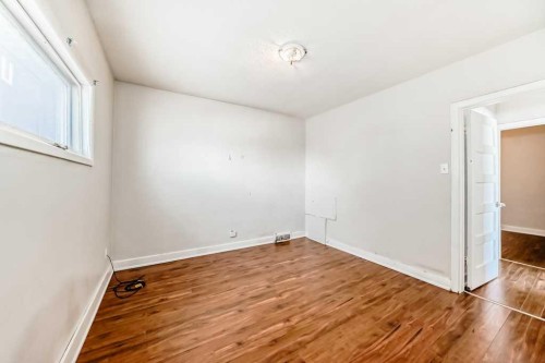 1610 40 Street Sw, Calgary, AB - Indoor Photo Showing Other Room