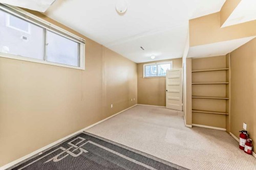 1610 40 Street Sw, Calgary, AB - Indoor Photo Showing Other Room