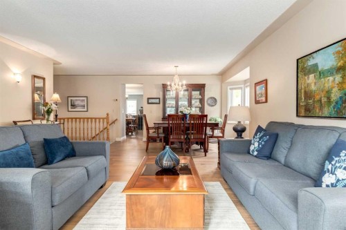 15 Sunrise Crescent Se, Calgary, AB - Indoor Photo Showing Living Room
