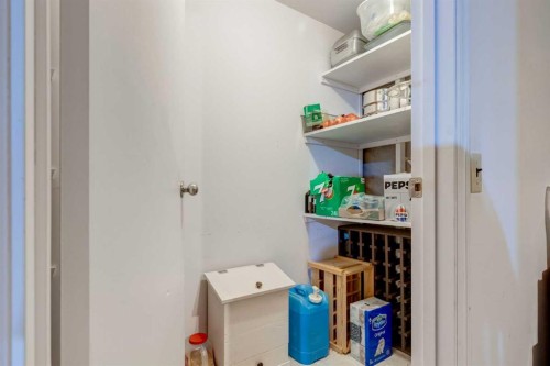 15 Sunrise Crescent Se, Calgary, AB - Indoor