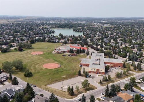 15 Sunrise Crescent Se, Calgary, AB - Outdoor With View