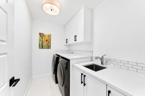 1703 31 Avenue Sw, Calgary, AB - Indoor Photo Showing Laundry Room