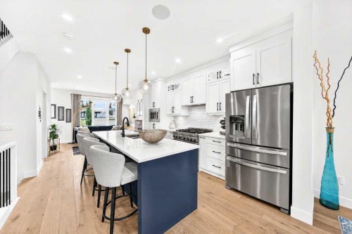 1703 31 Avenue Sw, Calgary, AB - Indoor Photo Showing Kitchen With Stainless Steel Kitchen With Upgraded Kitchen