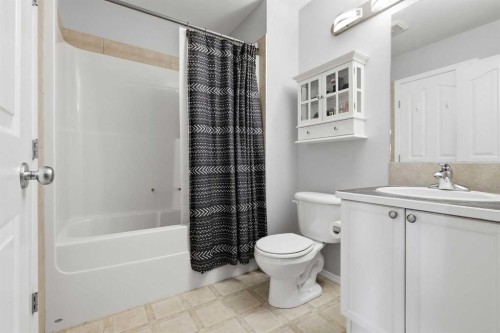402-703 Luxstone Square Sw, Airdrie, AB - Indoor Photo Showing Bathroom