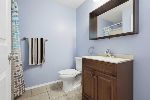 402-703 Luxstone Square Sw, Airdrie, AB - Indoor Photo Showing Bathroom