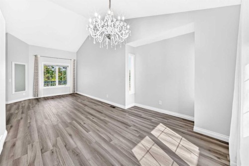 147 Macewan Drive Nw, Calgary, AB - Indoor Photo Showing Other Room
