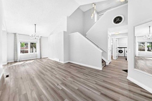 147 Macewan Drive Nw, Calgary, AB - Indoor Photo Showing Other Room