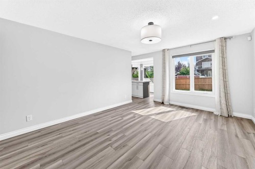 147 Macewan Drive Nw, Calgary, AB - Indoor Photo Showing Other Room