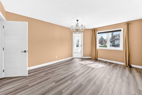 147 Macewan Drive Nw, Calgary, AB - Indoor Photo Showing Other Room