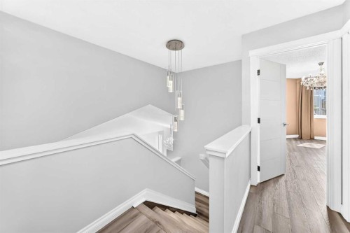 147 Macewan Drive Nw, Calgary, AB - Indoor Photo Showing Other Room