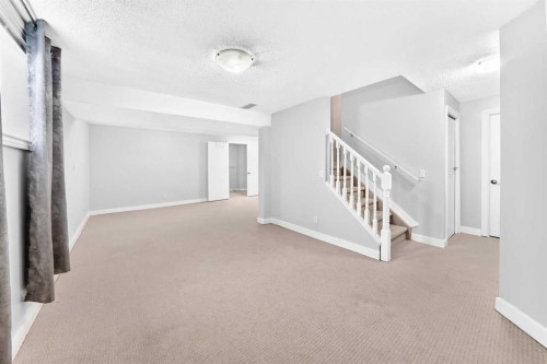147 Macewan Drive Nw, Calgary, AB - Indoor Photo Showing Other Room