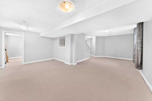 147 Macewan Drive Nw, Calgary, AB - Indoor Photo Showing Other Room