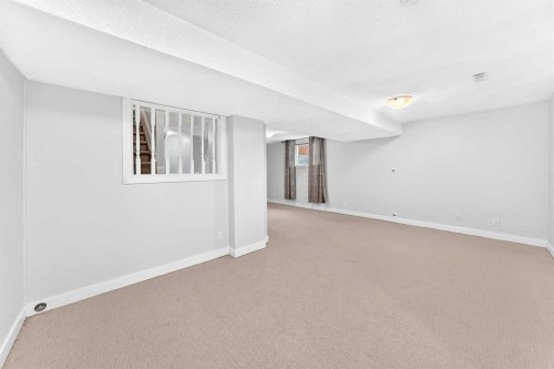 147 Macewan Drive Nw, Calgary, AB - Indoor Photo Showing Other Room