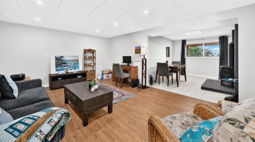 6216 Touchwood Drive Nw, Calgary, AB - Indoor Photo Showing Living Room