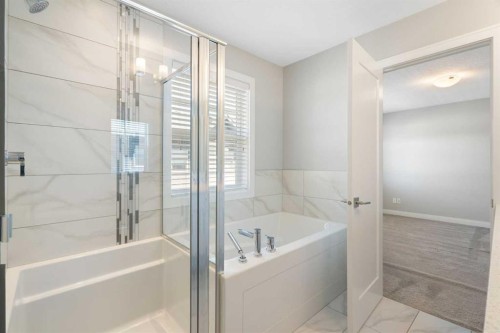 124 Wentworth Row Sw, Calgary, AB - Indoor Photo Showing Bathroom