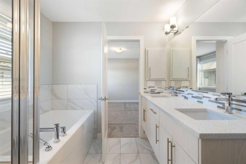 124 Wentworth Row Sw, Calgary, AB - Indoor Photo Showing Bathroom