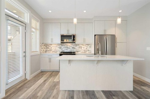 124 Wentworth Row Sw, Calgary, AB - Indoor Photo Showing Kitchen With Upgraded Kitchen