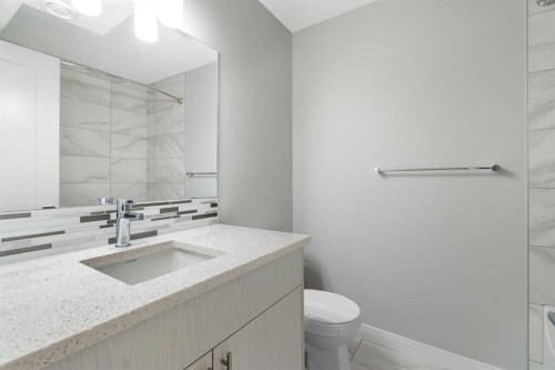 124 Wentworth Row Sw, Calgary, AB - Indoor Photo Showing Bathroom