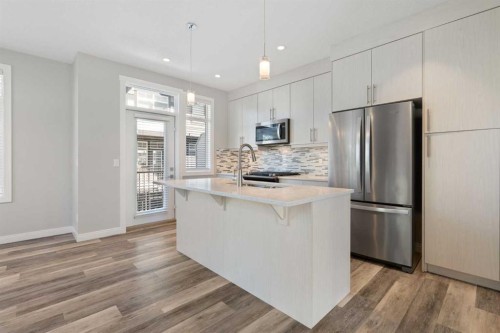 124 Wentworth Row Sw, Calgary, AB - Indoor Photo Showing Kitchen With Upgraded Kitchen