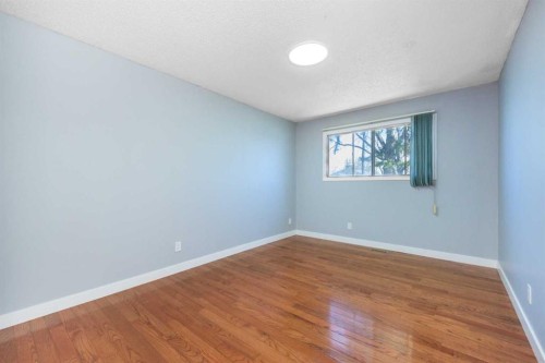 5071 Whitestone Way Ne, Calgary, AB - Indoor Photo Showing Other Room