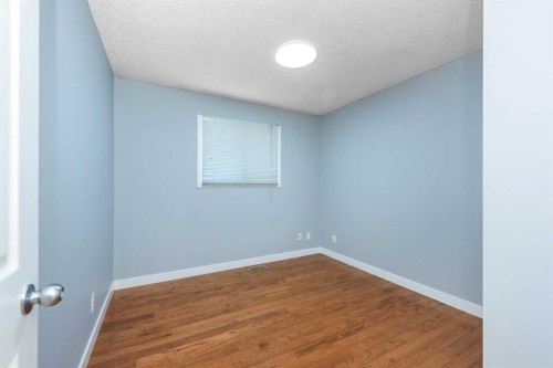 5071 Whitestone Way Ne, Calgary, AB - Indoor Photo Showing Other Room