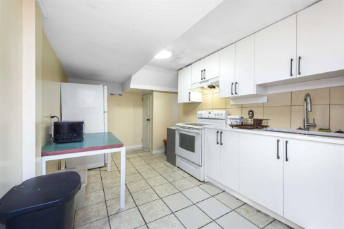 5071 Whitestone Way Ne, Calgary, AB - Indoor Photo Showing Kitchen