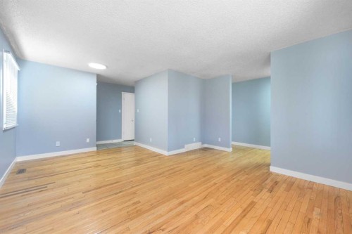 5071 Whitestone Way Ne, Calgary, AB - Indoor Photo Showing Other Room