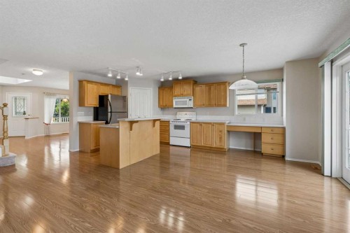 41 Panorama Hills Way Nw, Calgary, AB - Indoor Photo Showing Kitchen