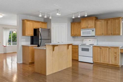 41 Panorama Hills Way Nw, Calgary, AB - Indoor Photo Showing Kitchen