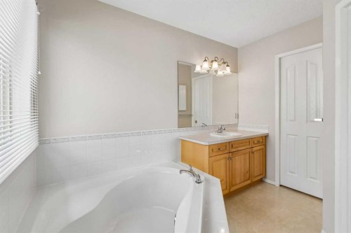 41 Panorama Hills Way Nw, Calgary, AB - Indoor Photo Showing Bathroom