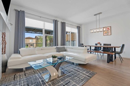 19 Cranbrook Gardens Se, Calgary, AB - Indoor Photo Showing Living Room