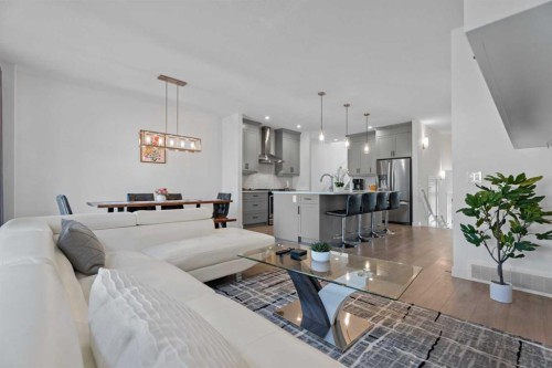 19 Cranbrook Gardens Se, Calgary, AB - Indoor Photo Showing Living Room