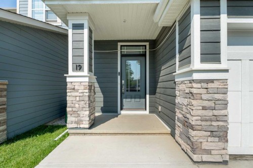 19 Cranbrook Gardens Se, Calgary, AB - Outdoor