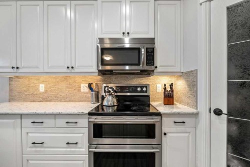 284 Prestwick Estate Way Se, Calgary, AB - Indoor Photo Showing Kitchen With Upgraded Kitchen