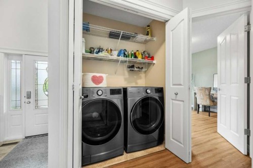 284 Prestwick Estate Way Se, Calgary, AB - Indoor Photo Showing Laundry Room