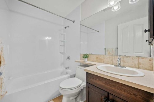 284 Prestwick Estate Way Se, Calgary, AB - Indoor Photo Showing Bathroom
