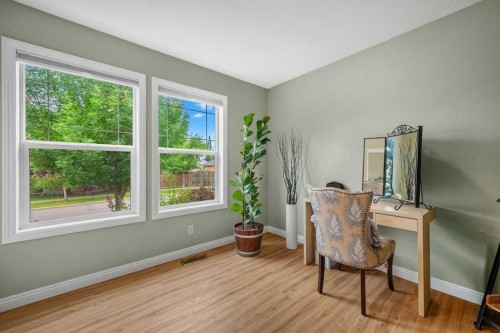 284 Prestwick Estate Way Se, Calgary, AB - Indoor Photo Showing Other Room