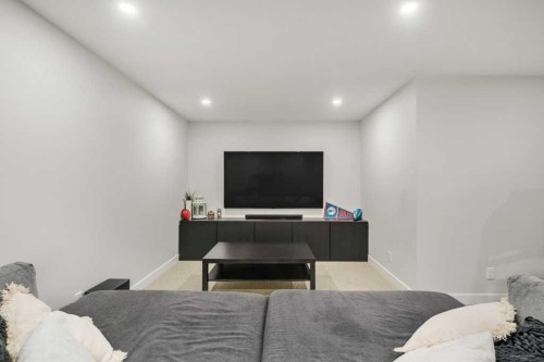 284 Prestwick Estate Way Se, Calgary, AB - Indoor