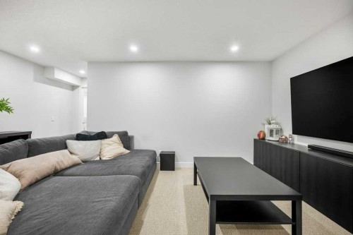 284 Prestwick Estate Way Se, Calgary, AB - Indoor Photo Showing Other Room