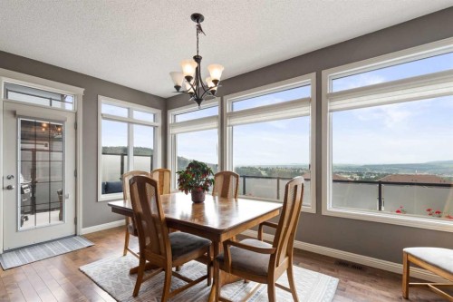 159 Sunset View, Cochrane, AB - Indoor Photo Showing Dining Room