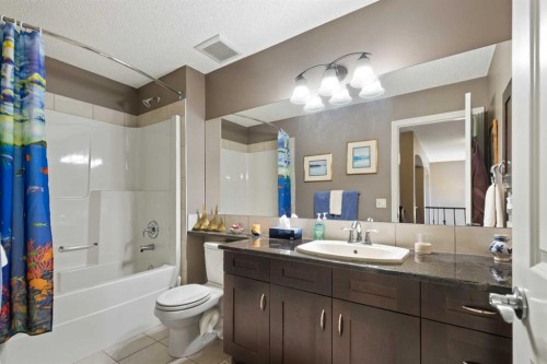 159 Sunset View, Cochrane, AB - Indoor Photo Showing Bathroom