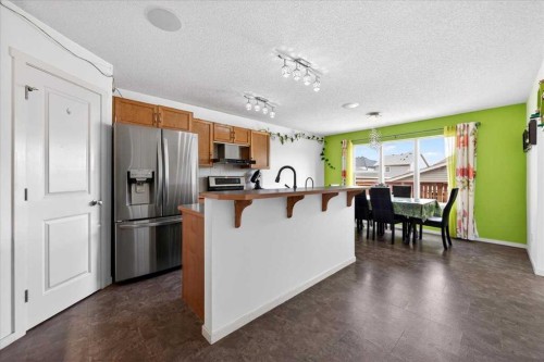 244 Silverado Range View Sw, Calgary, AB - Indoor Photo Showing Kitchen