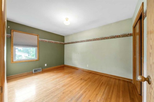 2720 32 Avenue Sw, Calgary, AB - Indoor Photo Showing Other Room