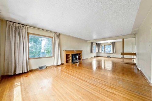 2720 32 Avenue Sw, Calgary, AB - Indoor