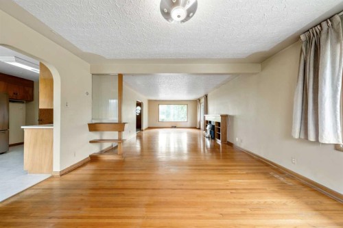 2720 32 Avenue Sw, Calgary, AB - Indoor Photo Showing Other Room