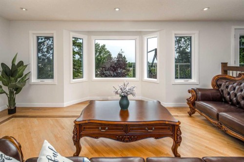 2612 Signal Hill Drive Sw, Calgary, AB - Indoor Photo Showing Living Room