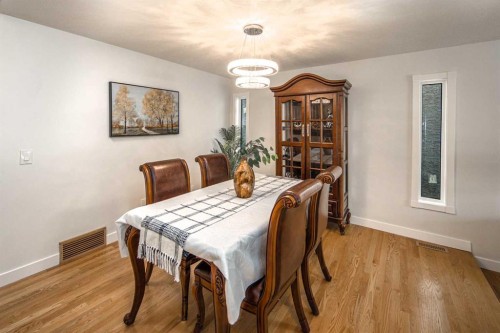 2612 Signal Hill Drive Sw, Calgary, AB - Indoor Photo Showing Dining Room